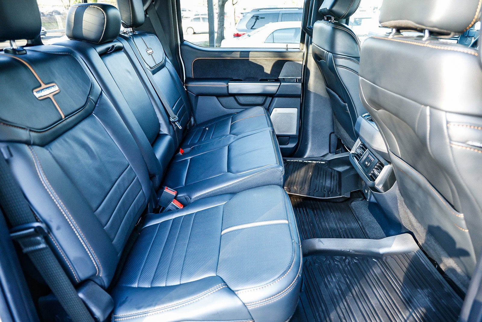 Used 2024 Ford F450 Platinum w/ FX4 Off-Road Package image 18