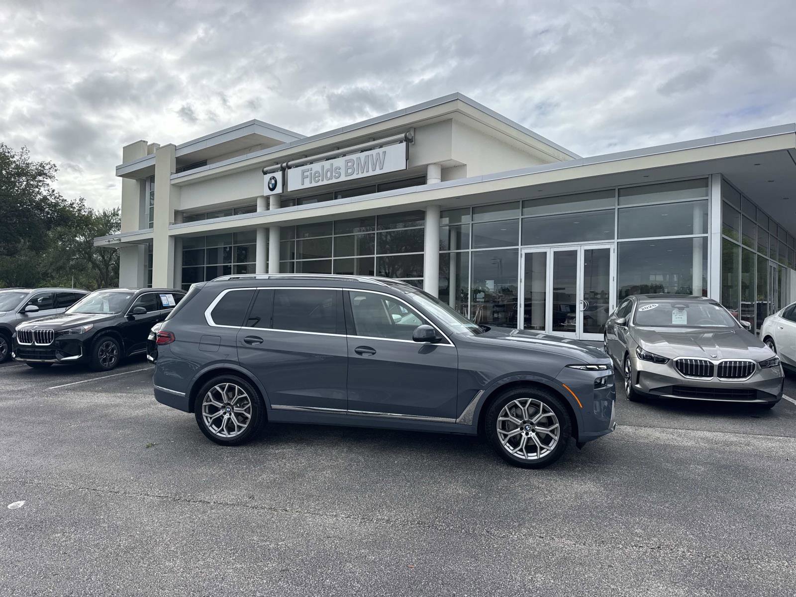 Used 2026 BMW X7 xDrive40i w/ Premium Package image 1
