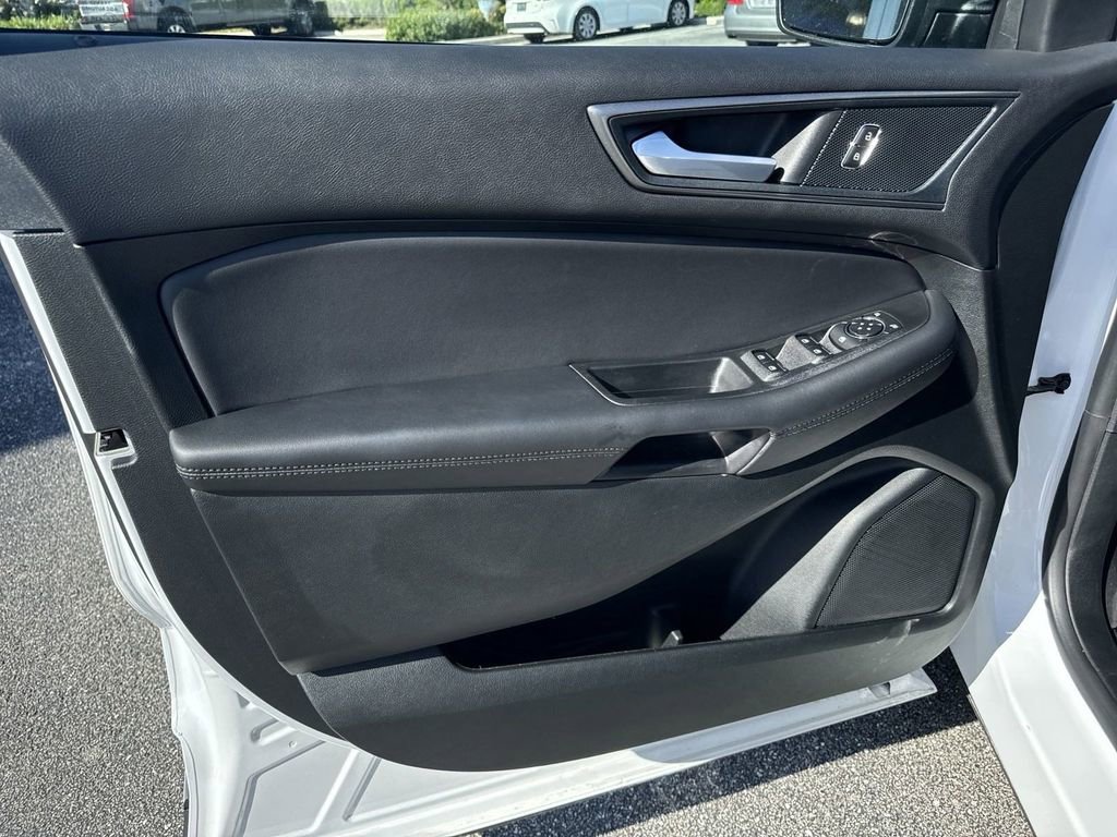 New 2024 Ford Edge SE w/ Black Appearance Package image 18