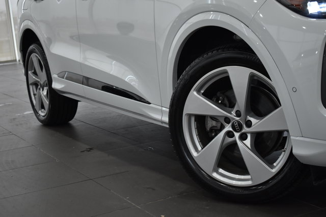 Used 2025 Audi Q5 Premium Plus w/ Premium Plus image 4