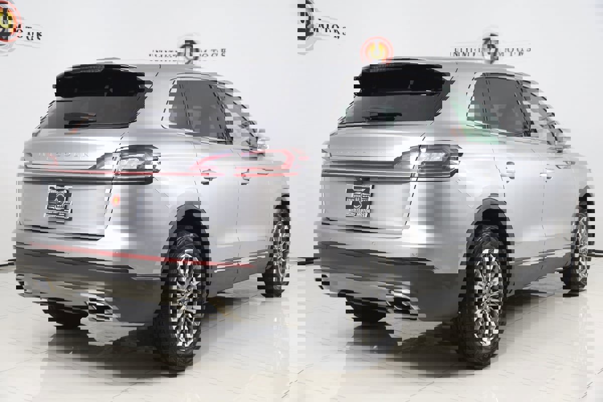 Used 2021 Lincoln Nautilus FWD w/ Equipment Group 101A image 3