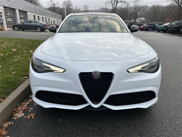 Used 2022 Alfa Romeo Giulia Veloce image 3