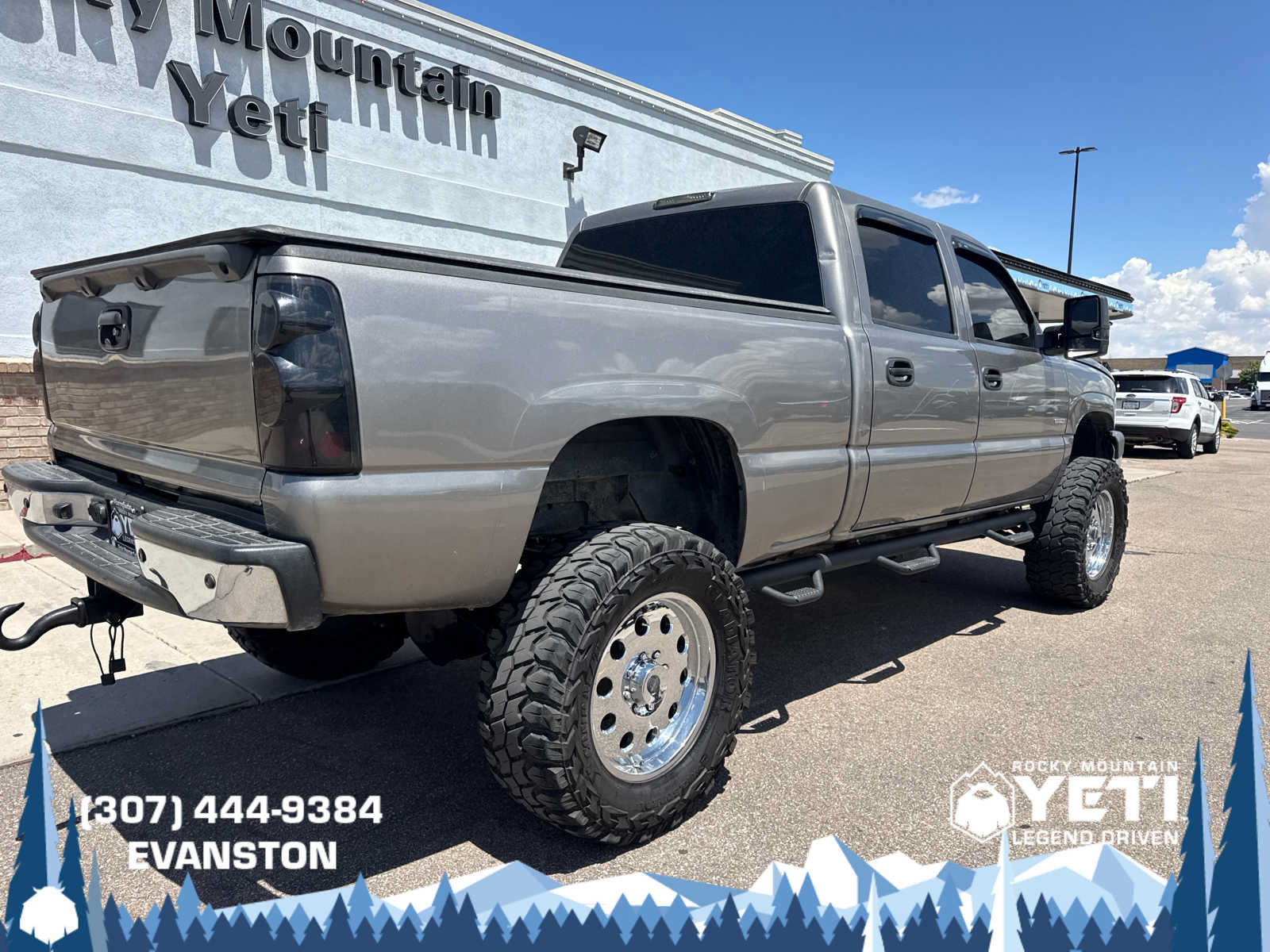 Used 2007 Chevrolet Silverado 2500 LT w/ Heavy-Duty Power Package AWD/4WD image 3