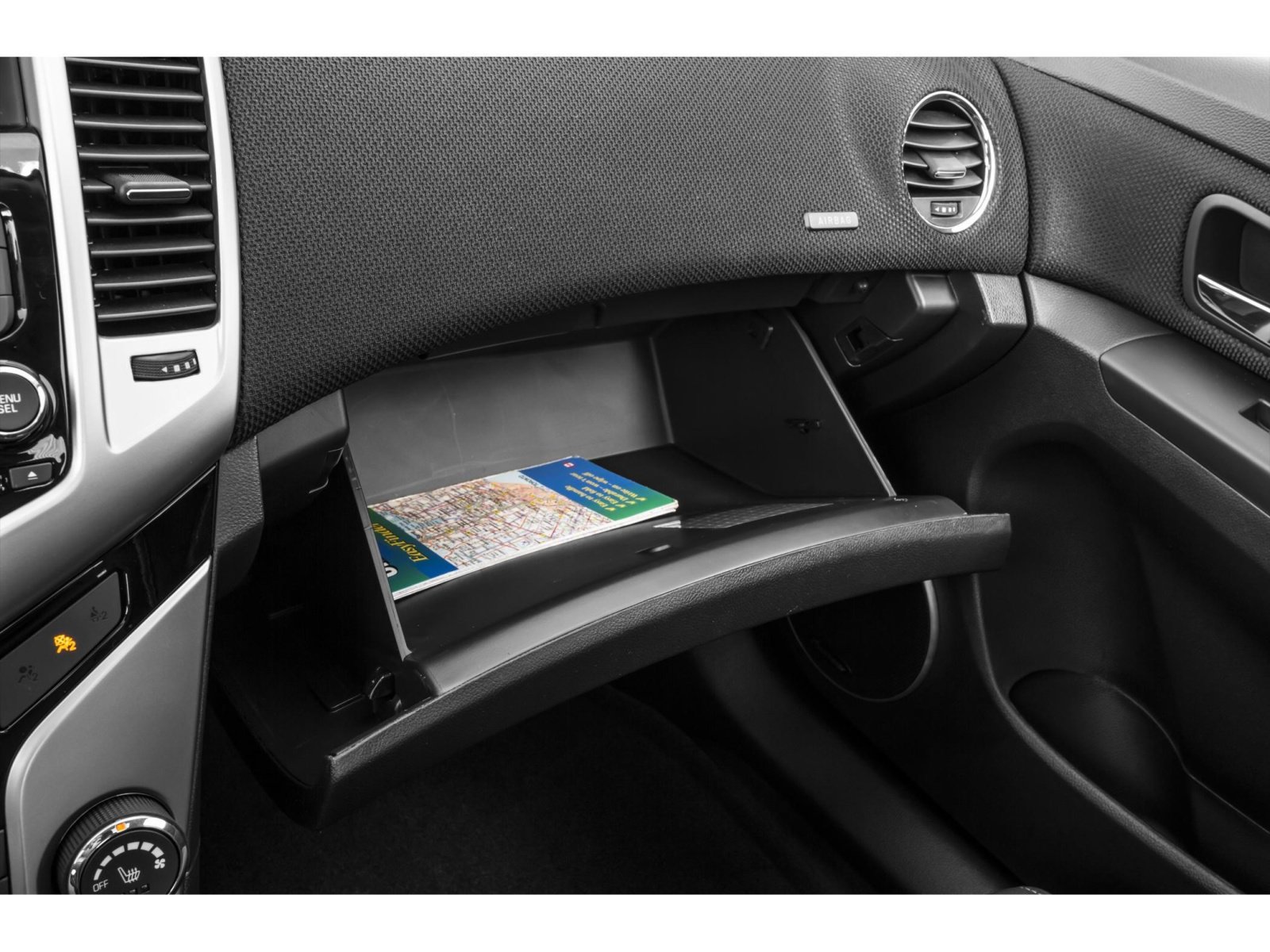 Used 2015 Chevrolet Cruze LT w/ Technology Package FWD image 11