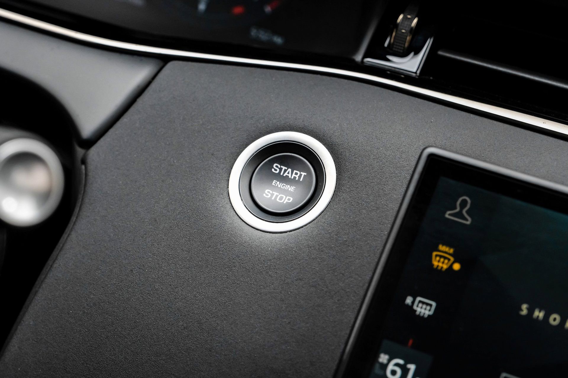 Used 2024 Land Rover Range Rover Evoque S image 24