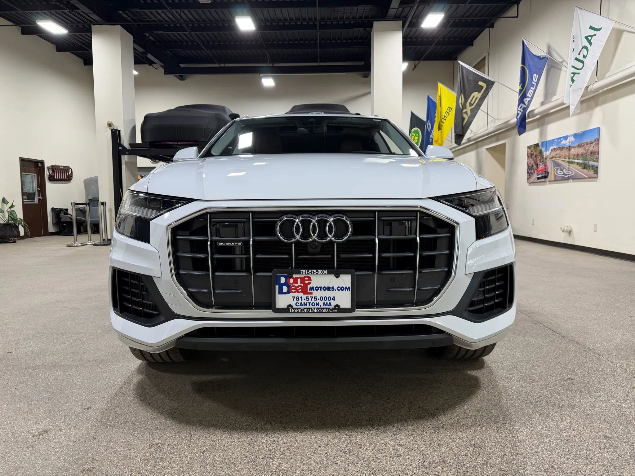 Used 2023 Audi Q8 Premium w/ Convenience Package image 2
