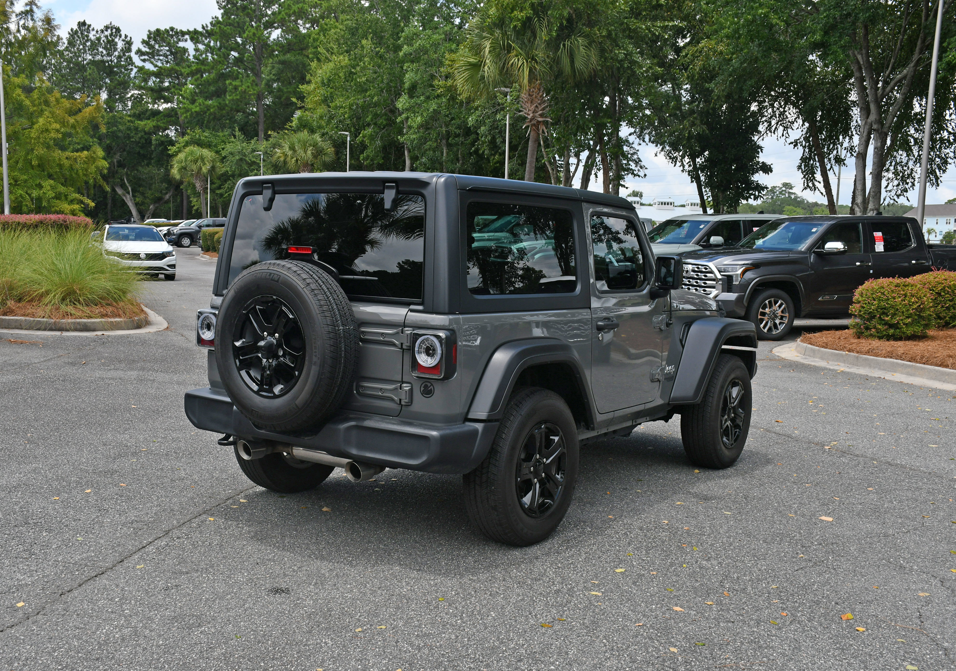 Used 2020 Jeep Wrangler Sport AWD/4WD image 4
