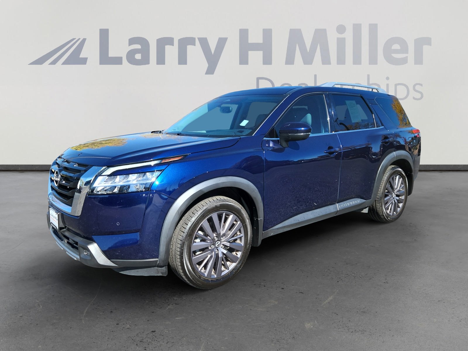 Used 2022 Nissan Pathfinder SL w/ SL Premium Package