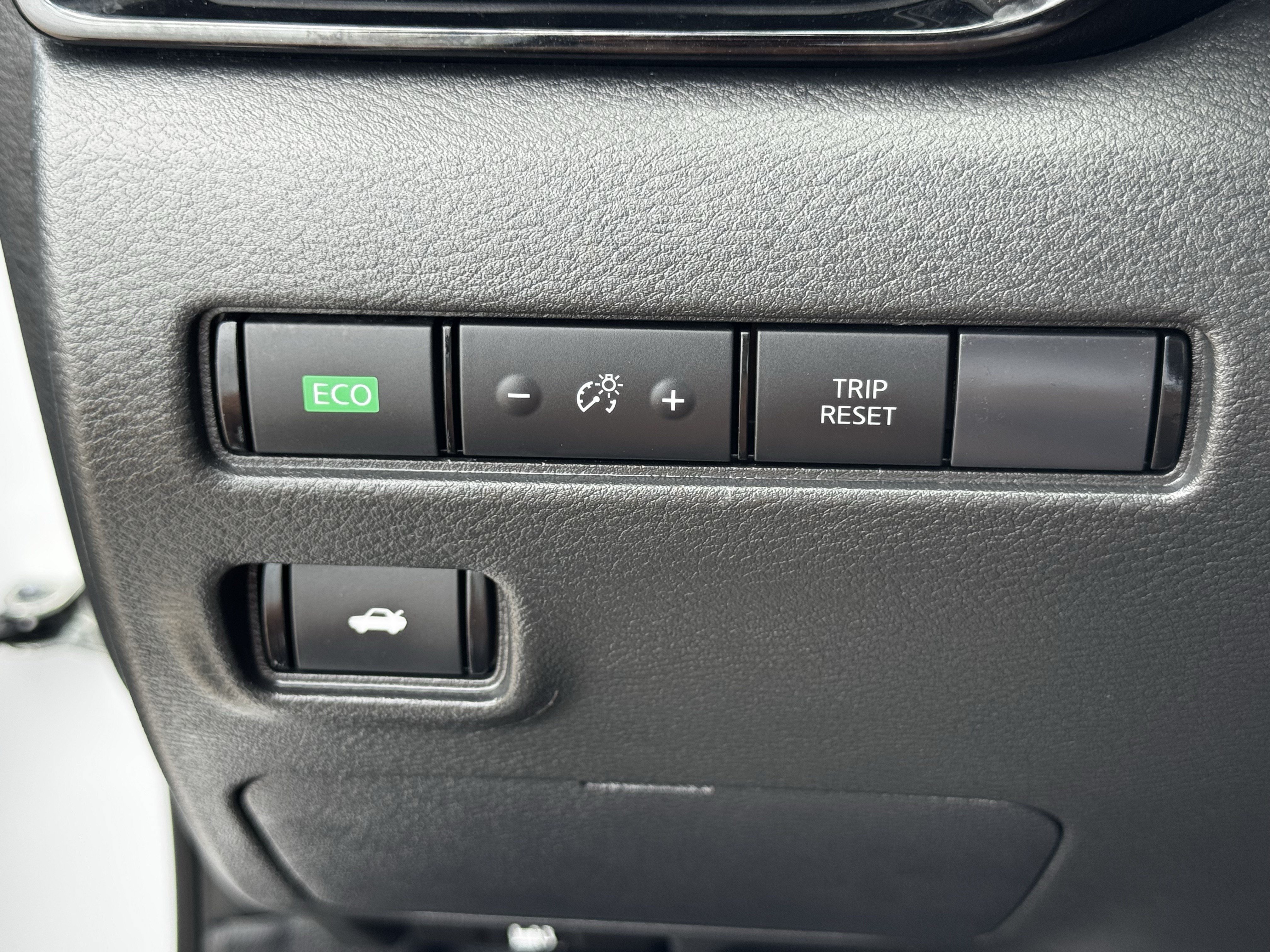 Used 2024 Nissan Sentra SV w/ All-Weather Package FWD image 25