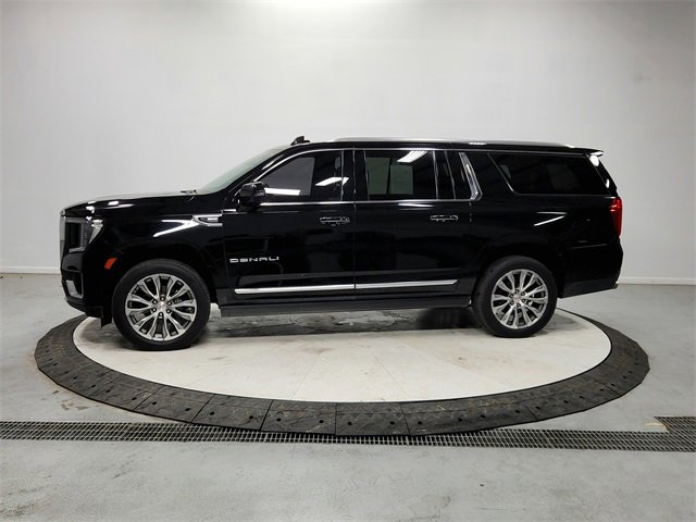 Used 2021 GMC Yukon XL Denali w/ Denali Premium Package image 4