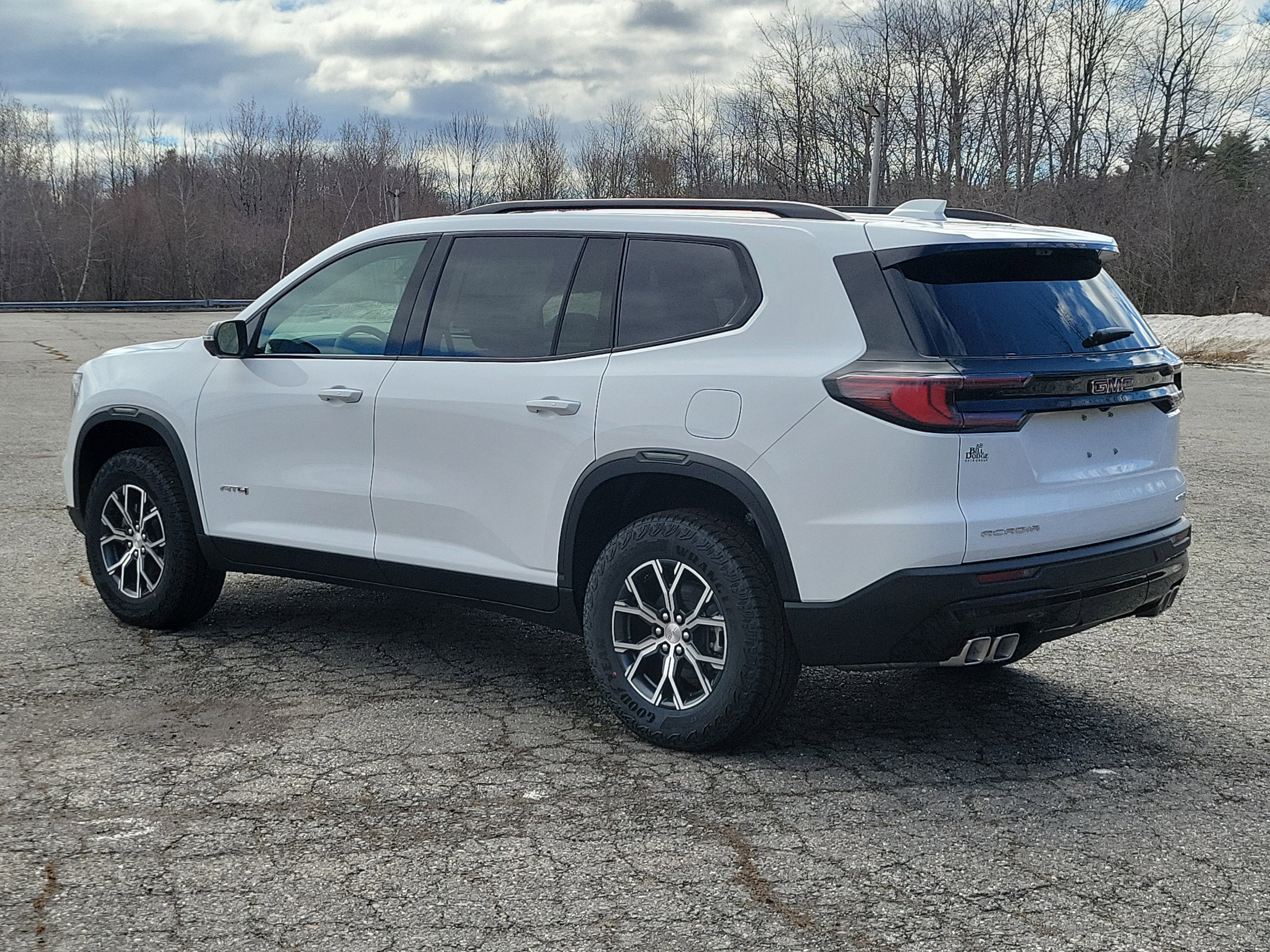 New 2026 GMC Acadia AT4 image 5