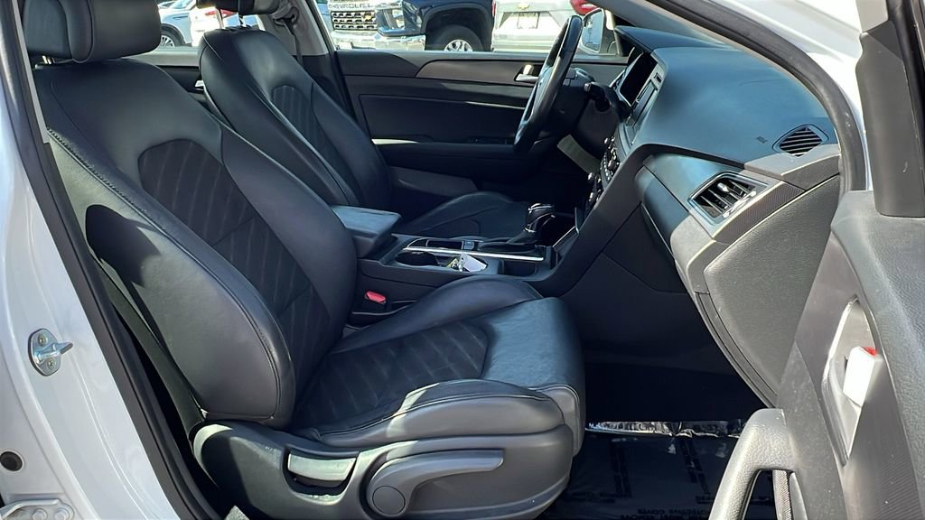 Used 2017 Hyundai Sonata Sport w/ Value Edition Package 02 image 10