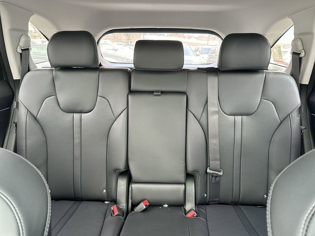 Used 2025 Kia Sorento S w/ Panoramic Sunroof Package image 42