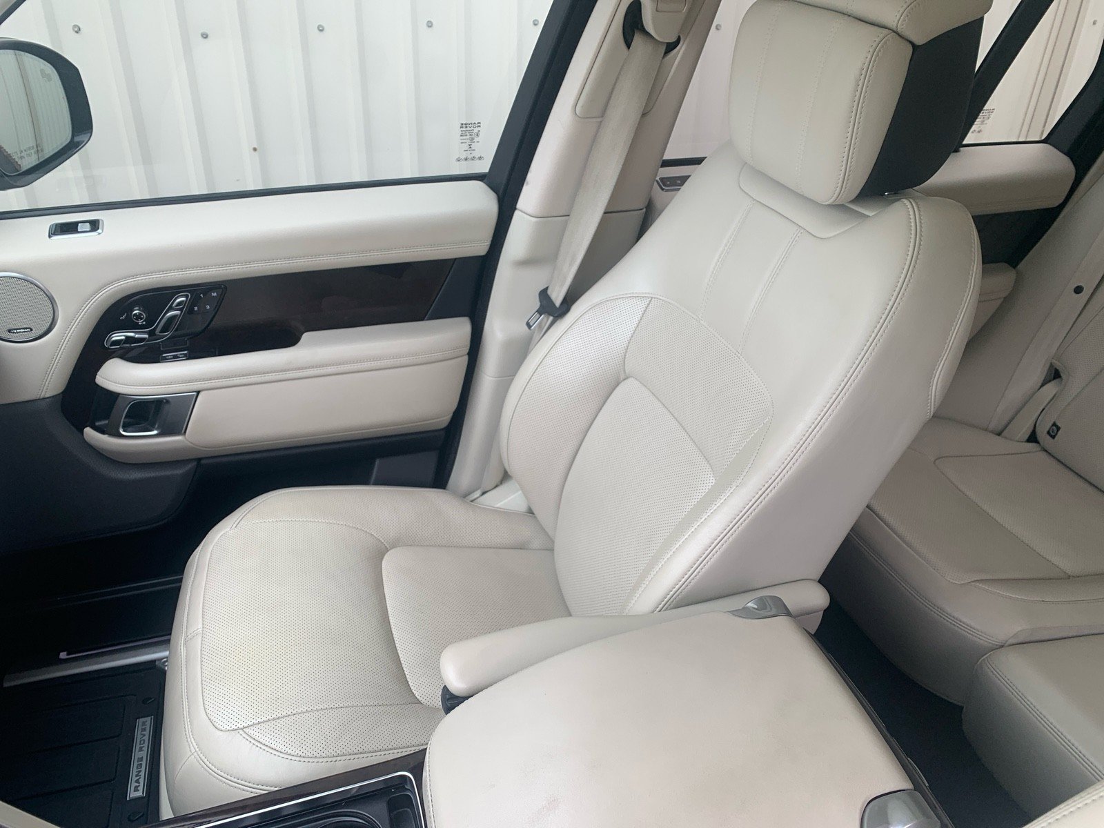 Used 2019 Land Rover Range Rover Supercharged image 9