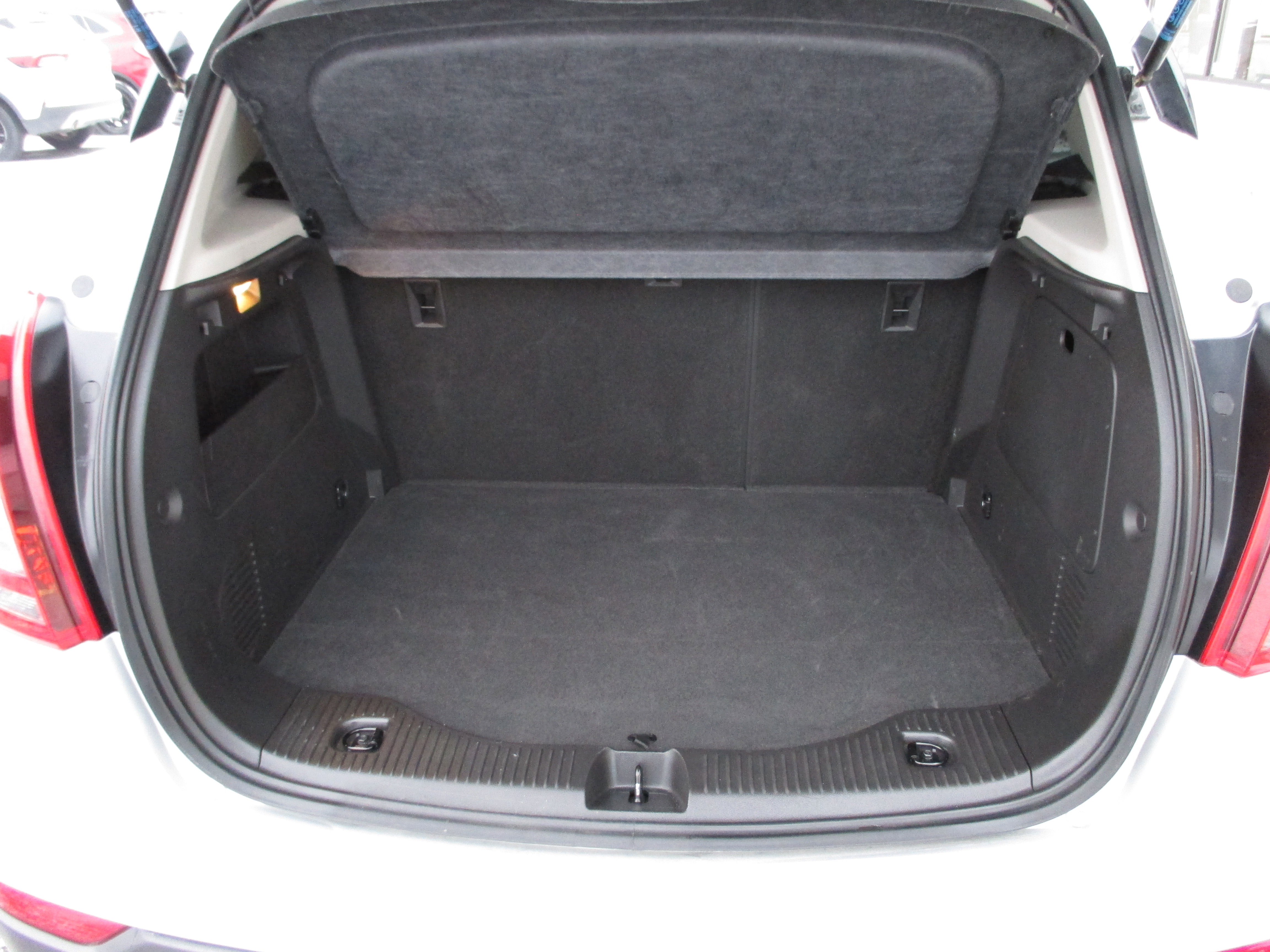 Used 2018 Buick Encore Preferred image 10