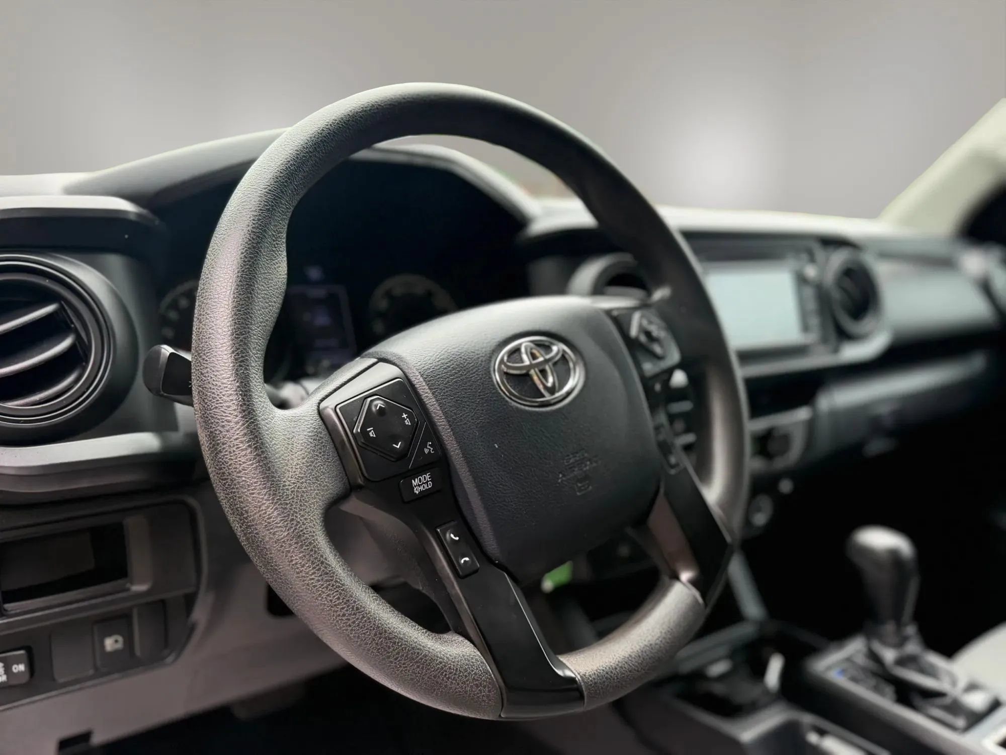 Used 2018 Toyota Tacoma SR w/ SR Convenience Package RWD image 11
