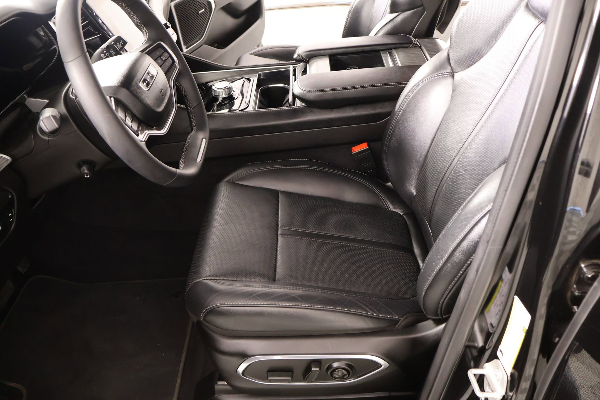 Used 2023 Jeep Wagoneer Series II image 12