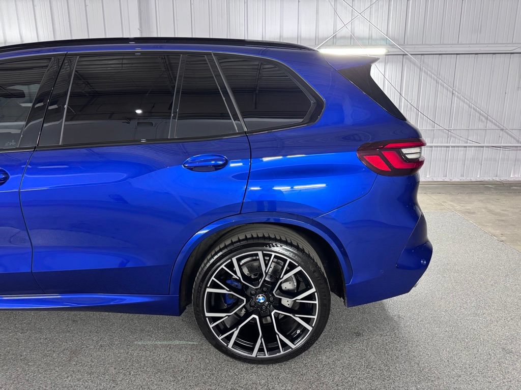 Used 2022 BMW X5 M w/ Executive Package AWD/4WD image 17