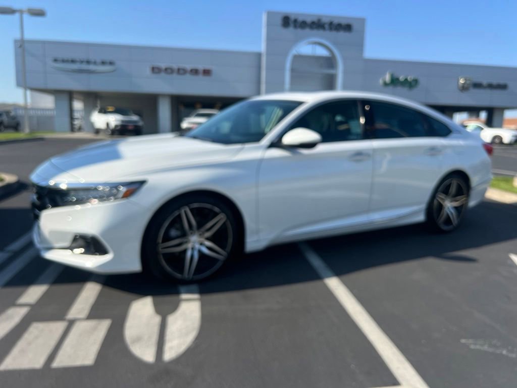 Used 2022 Honda Accord Touring image 3