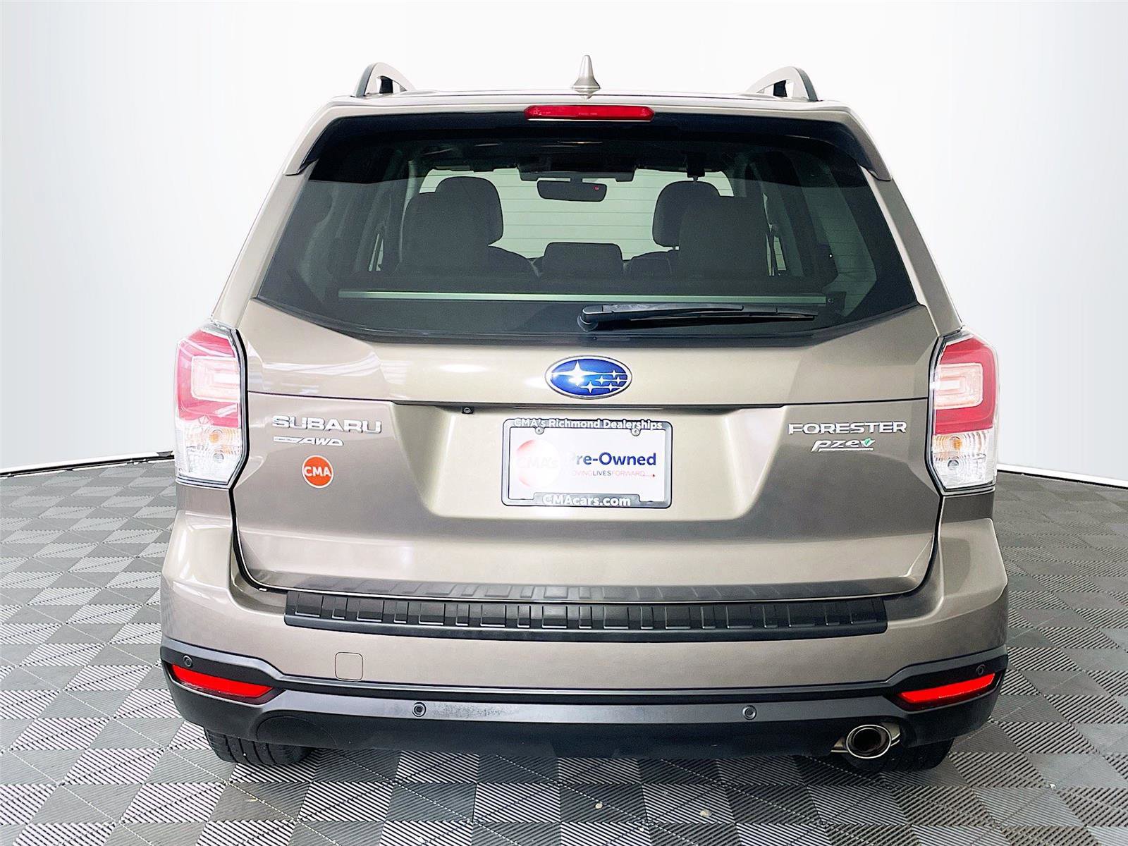 Used 2017 Subaru Forester 2.5i Touring AWD/4WD image 7