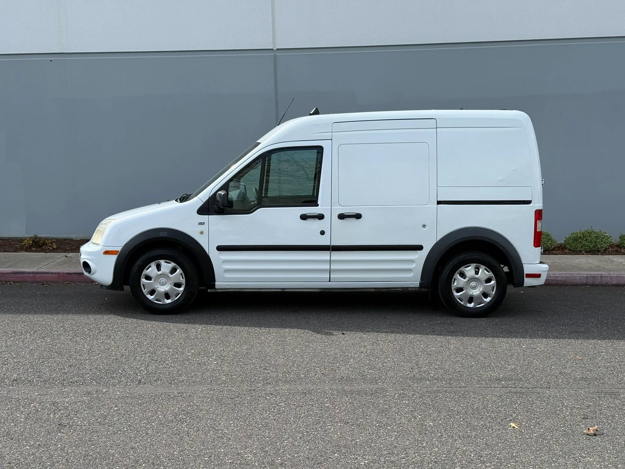 Used 2013 Ford Transit Connect XLT FWD image 2