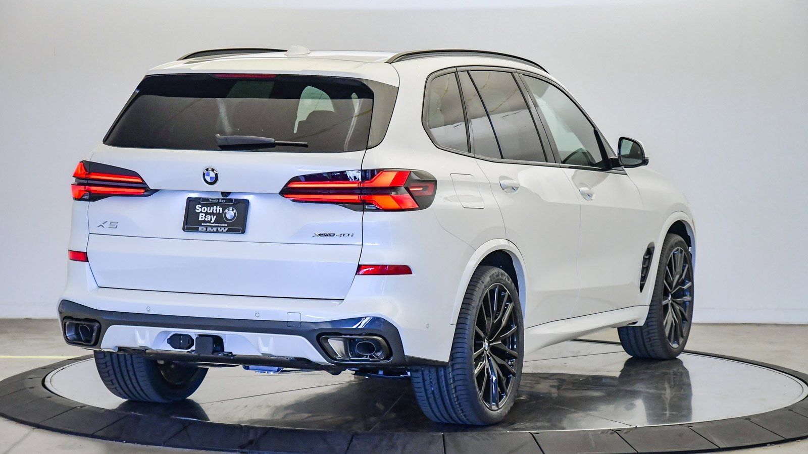 New 2026 BMW X5 xDrive40i w/ M Sport Package image 5