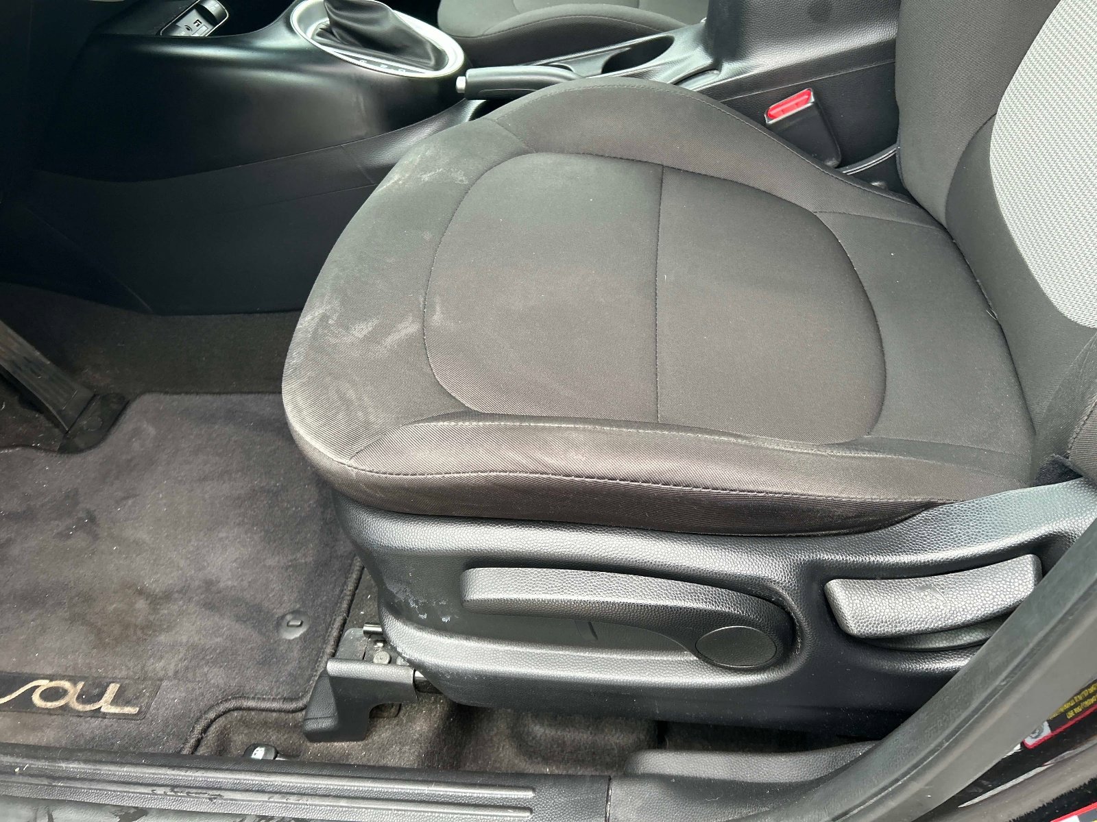 Used 2018 Kia Soul Base Auto FWD image 19