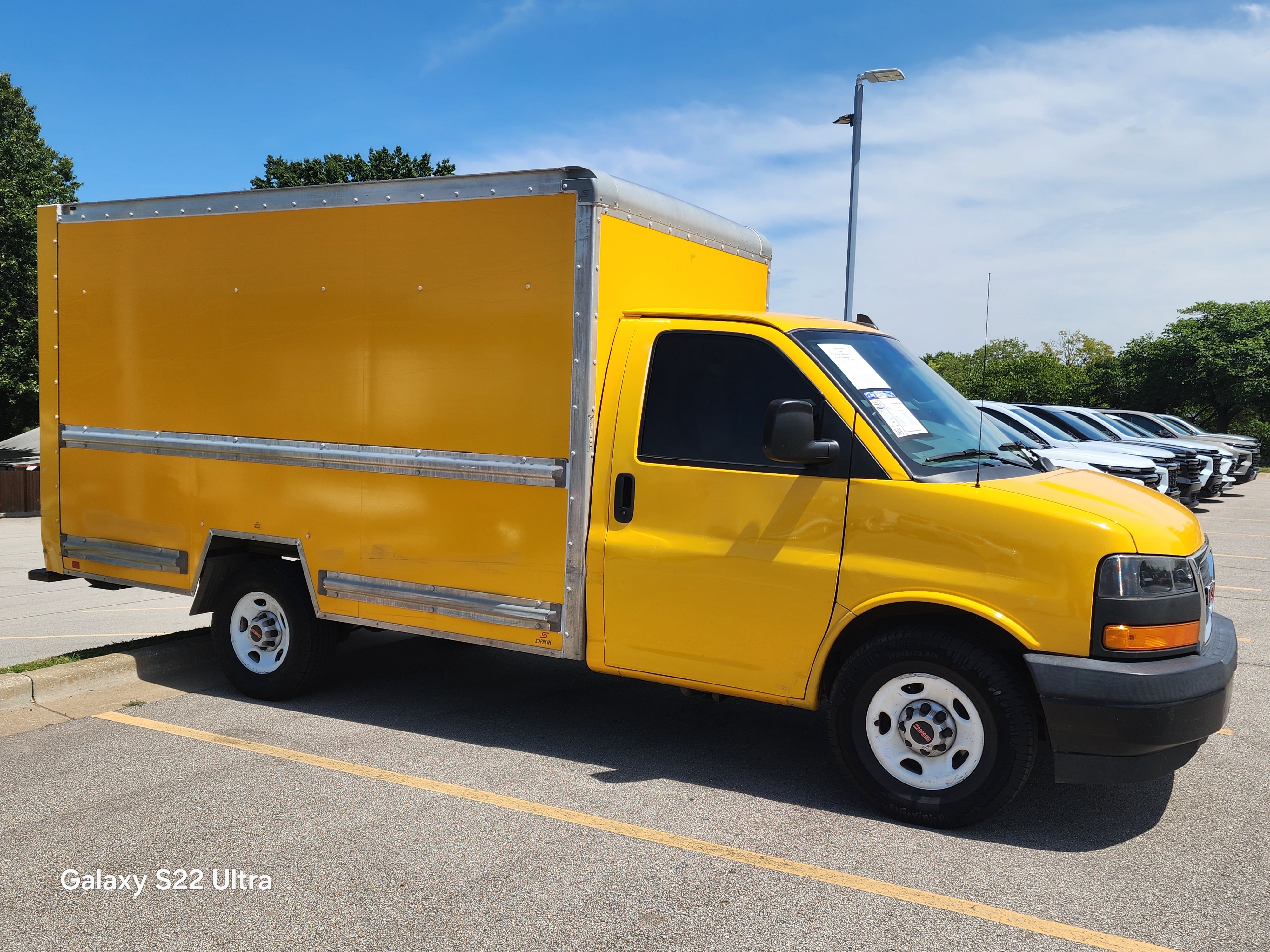 Used 2019 GMC Savana 3500 w/ Driver Convenience Package RWD image 7