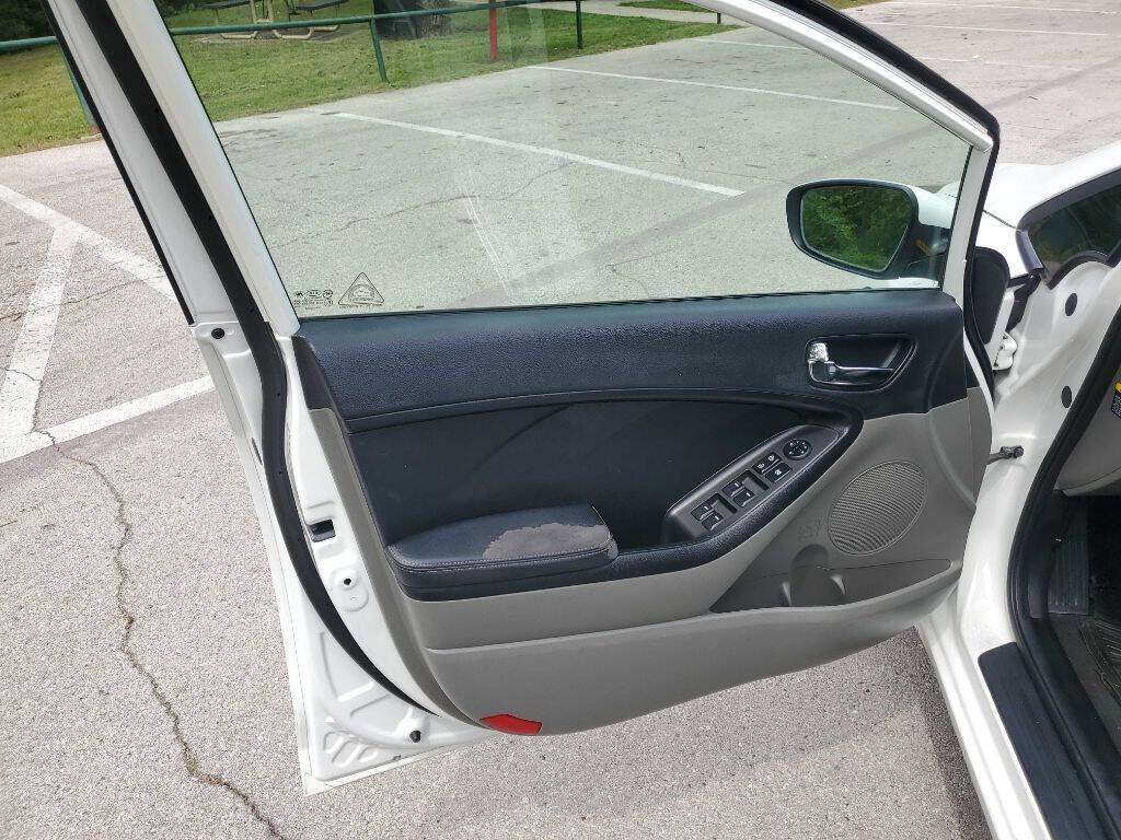 Used 2014 Kia Forte LX image 14