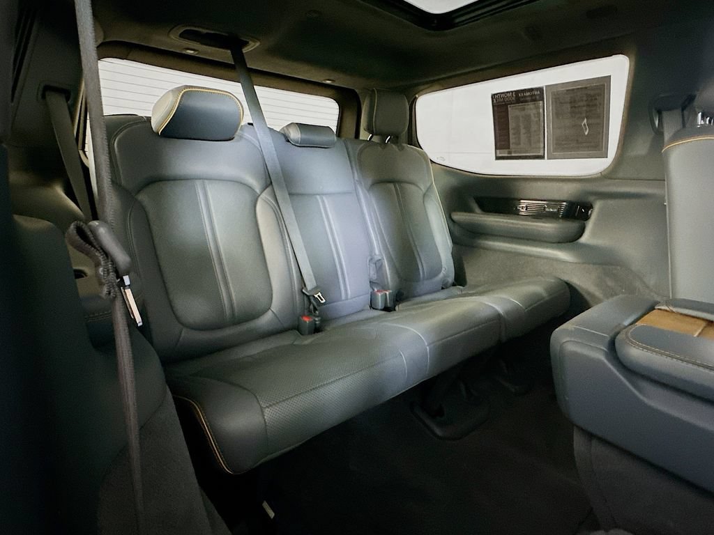 Used 2022 Jeep Grand Wagoneer Series II w/ Premium Group II AWD/4WD image 13