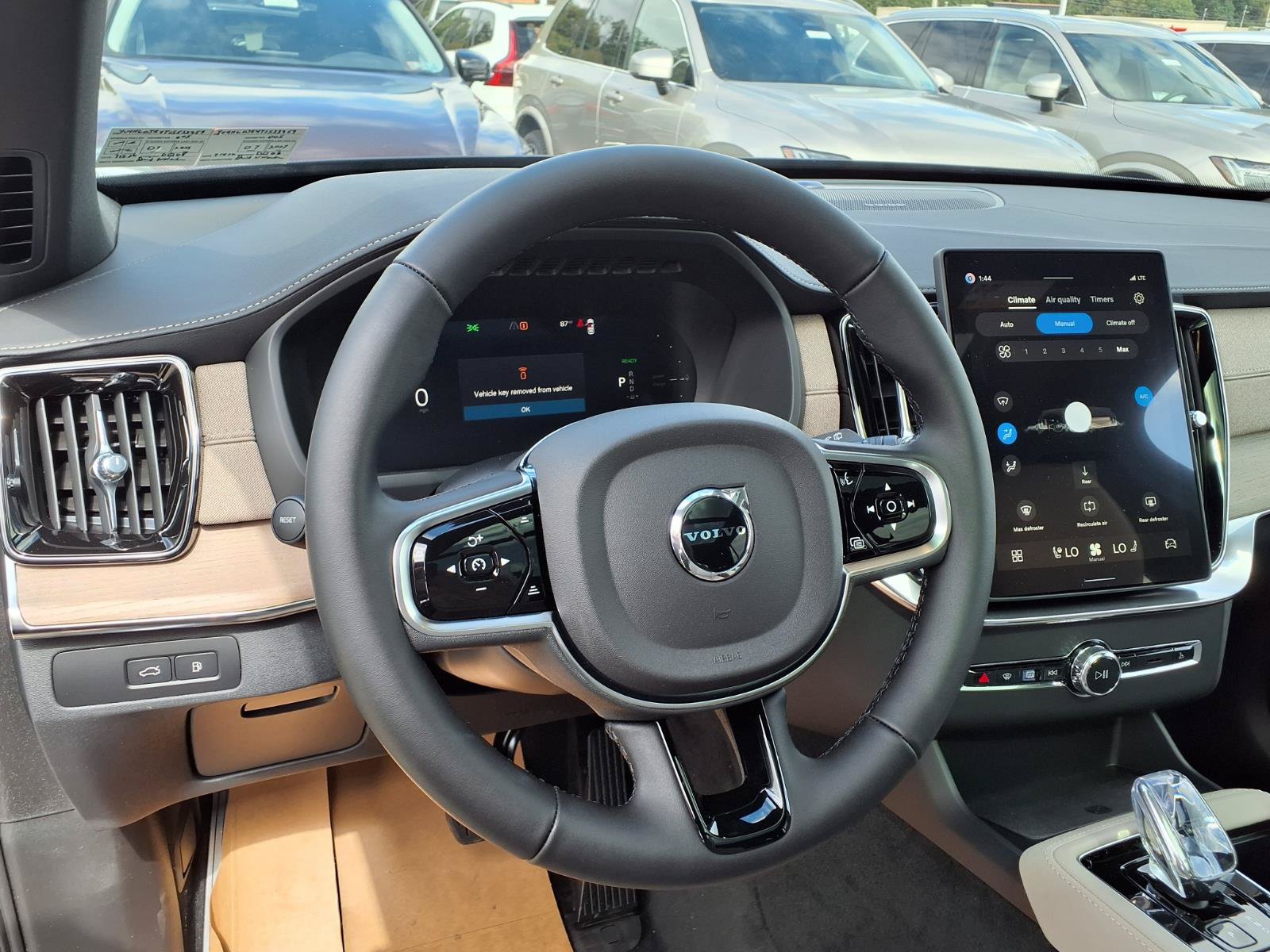 New 2026 Volvo XC90 T8 Plus w/ Protection Package AWD/4WD image 5