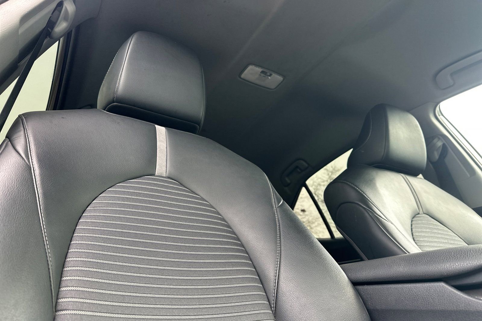 Used 2024 Toyota Camry SE image 19