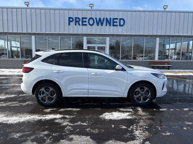 Used 2023 Ford Escape ST-Line Select image 2