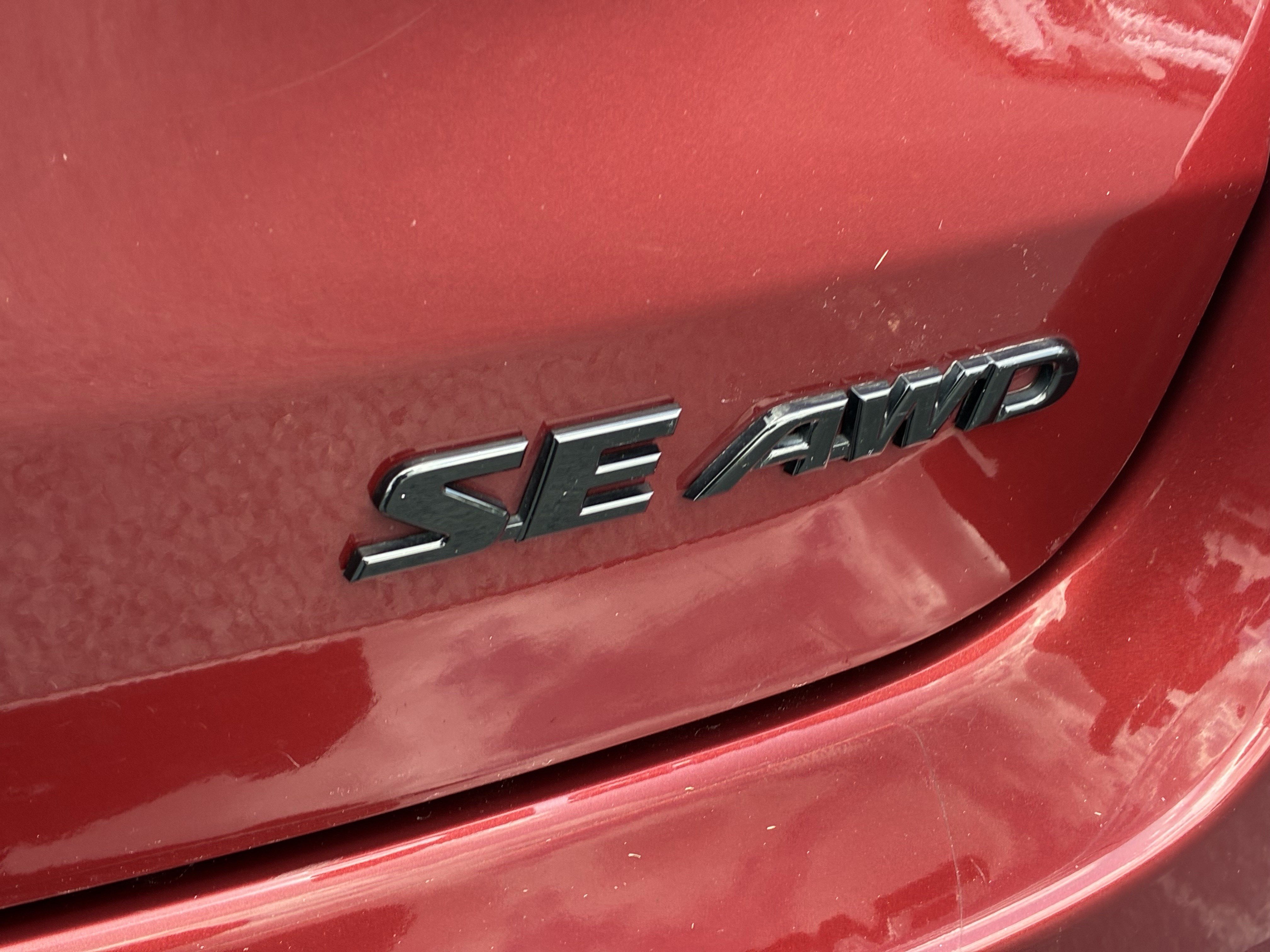 Used 2019 Toyota Highlander SE w/ Nightshade Edition AWD/4WD image 11