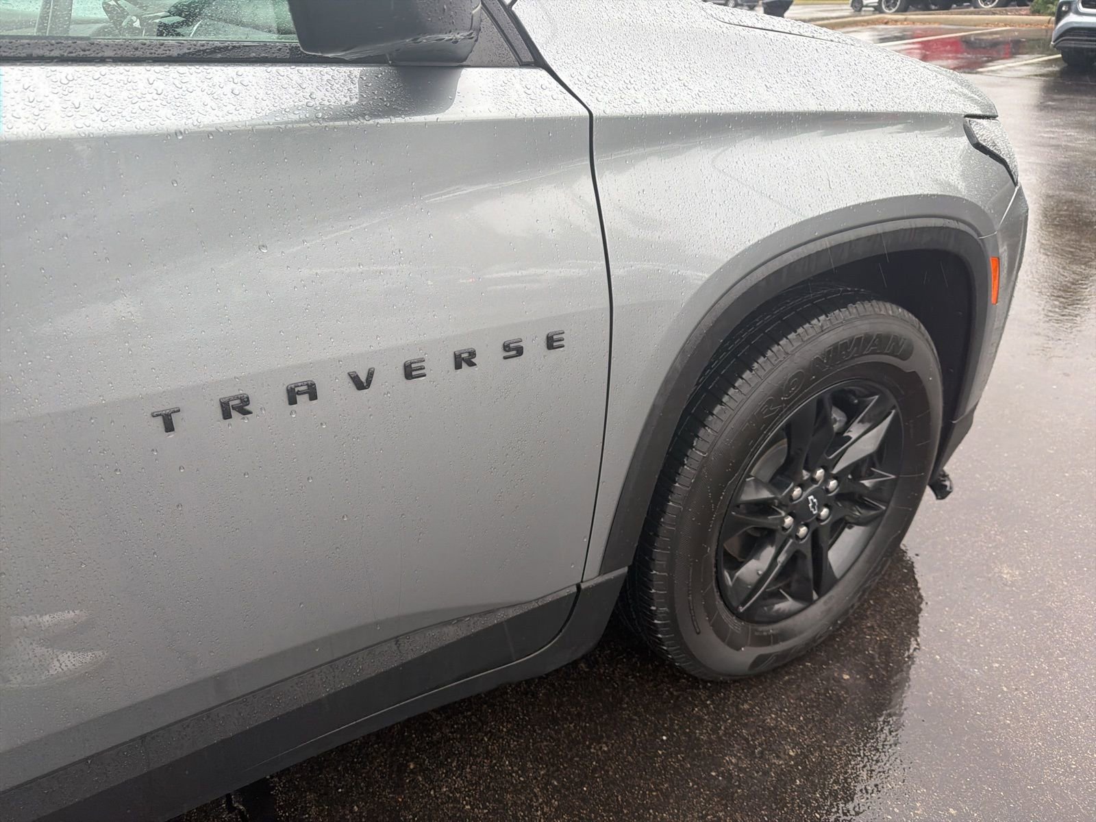 Used 2023 Chevrolet Traverse LT w/ Midnight/Sport Edition image 32