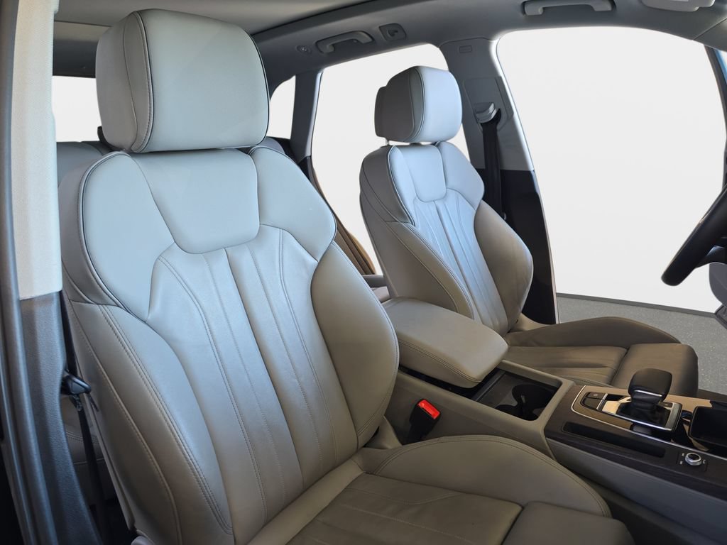Used 2024 Audi Q5 e Premium w/ Convenience Package AWD/4WD image 10