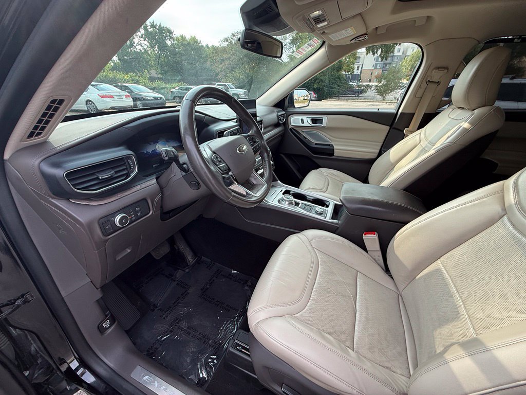 Used 2020 Ford Explorer Platinum w/ Premium Technology Package AWD/4WD image 11