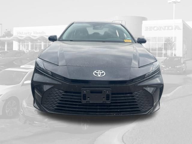 Used 2025 Toyota Camry LE image 10