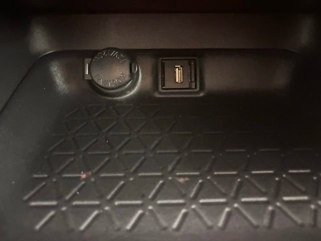 Used 2021 Toyota RAV4 XLE image 26