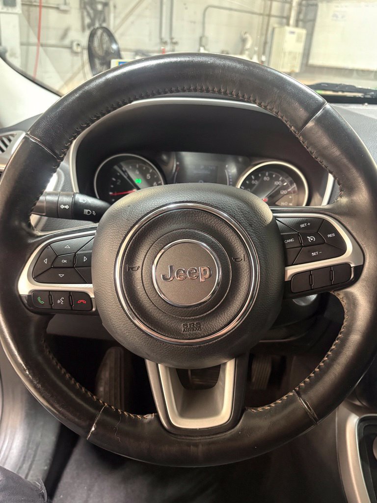 Used 2018 Jeep Compass Latitude AWD/4WD image 6