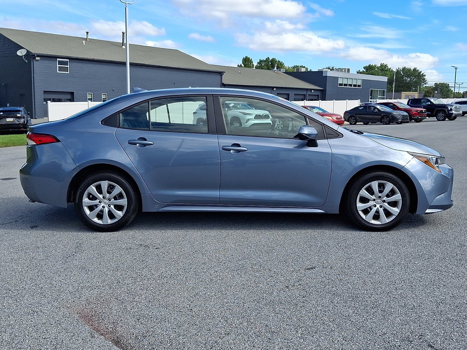 Used 2025 Toyota Corolla LE FWD image 8
