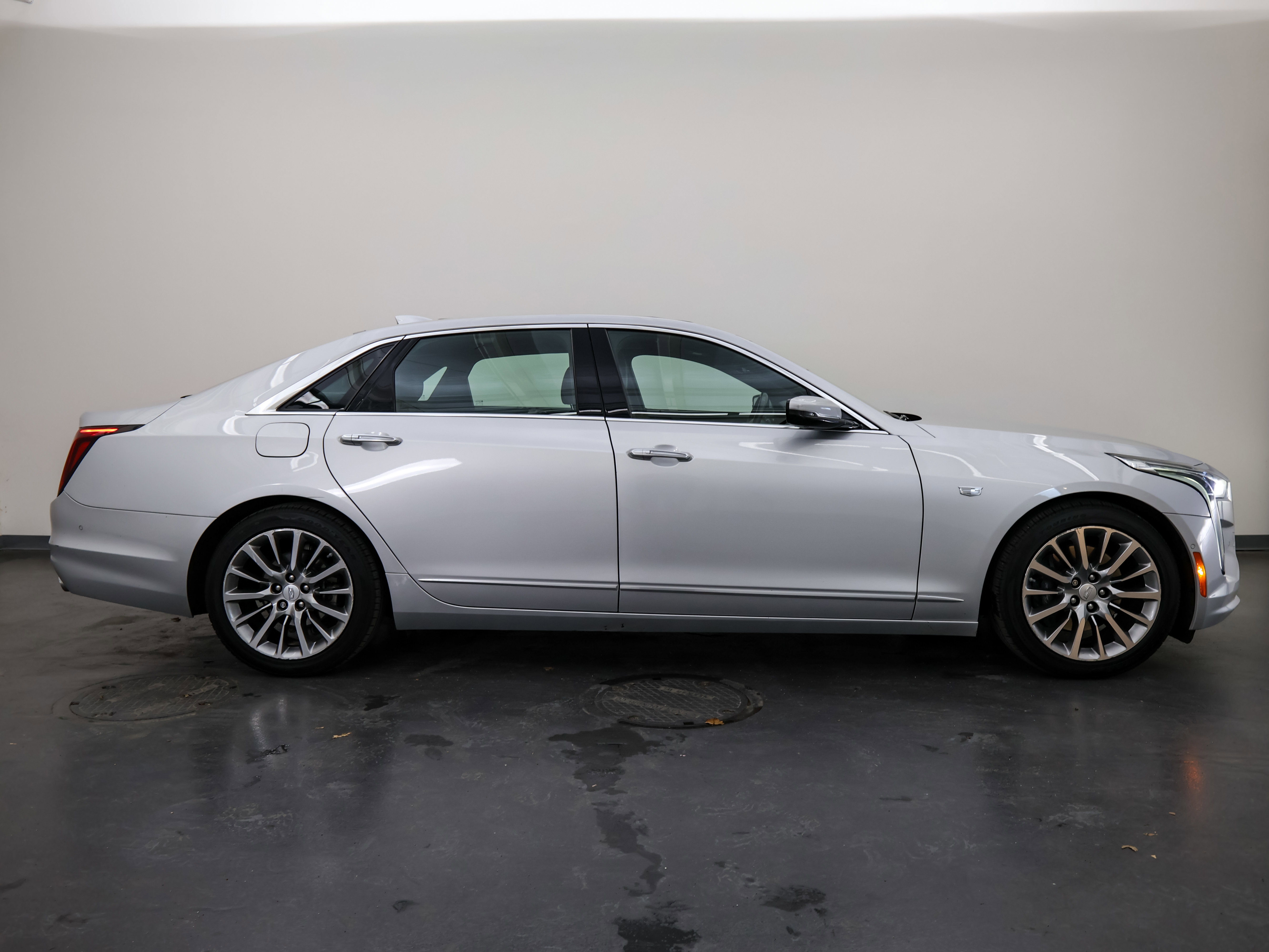 Used 2019 Cadillac CT6 Premium Luxury image 2
