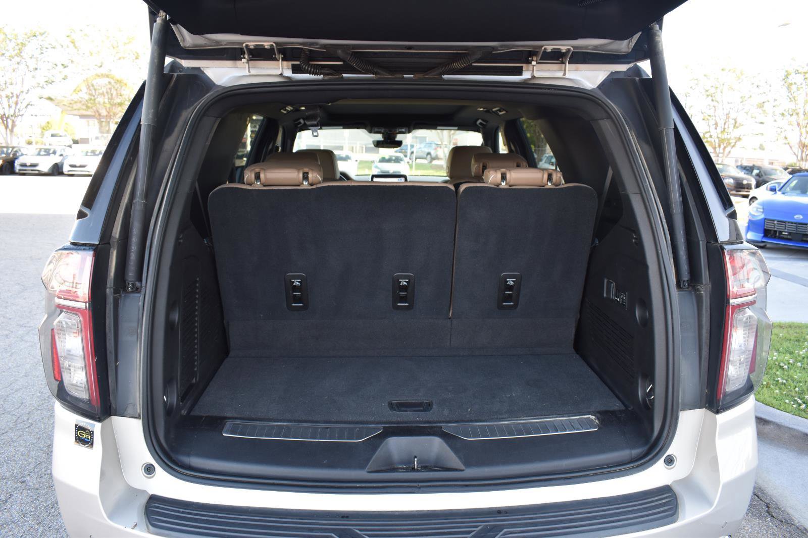 Used 2021 Chevrolet Tahoe Premier w/ Premium Package RWD image 61