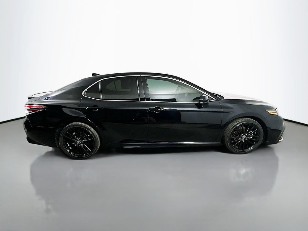 Used 2022 Toyota Camry XSE FWD image 7