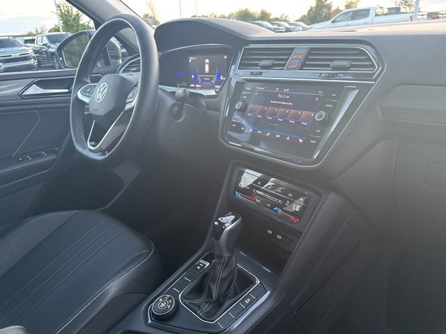 Used 2022 Volkswagen Tiguan SE image 15
