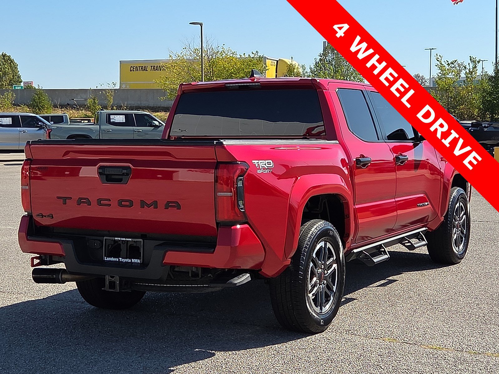Used 2025 Toyota Tacoma TRD Sport AWD/4WD image 5
