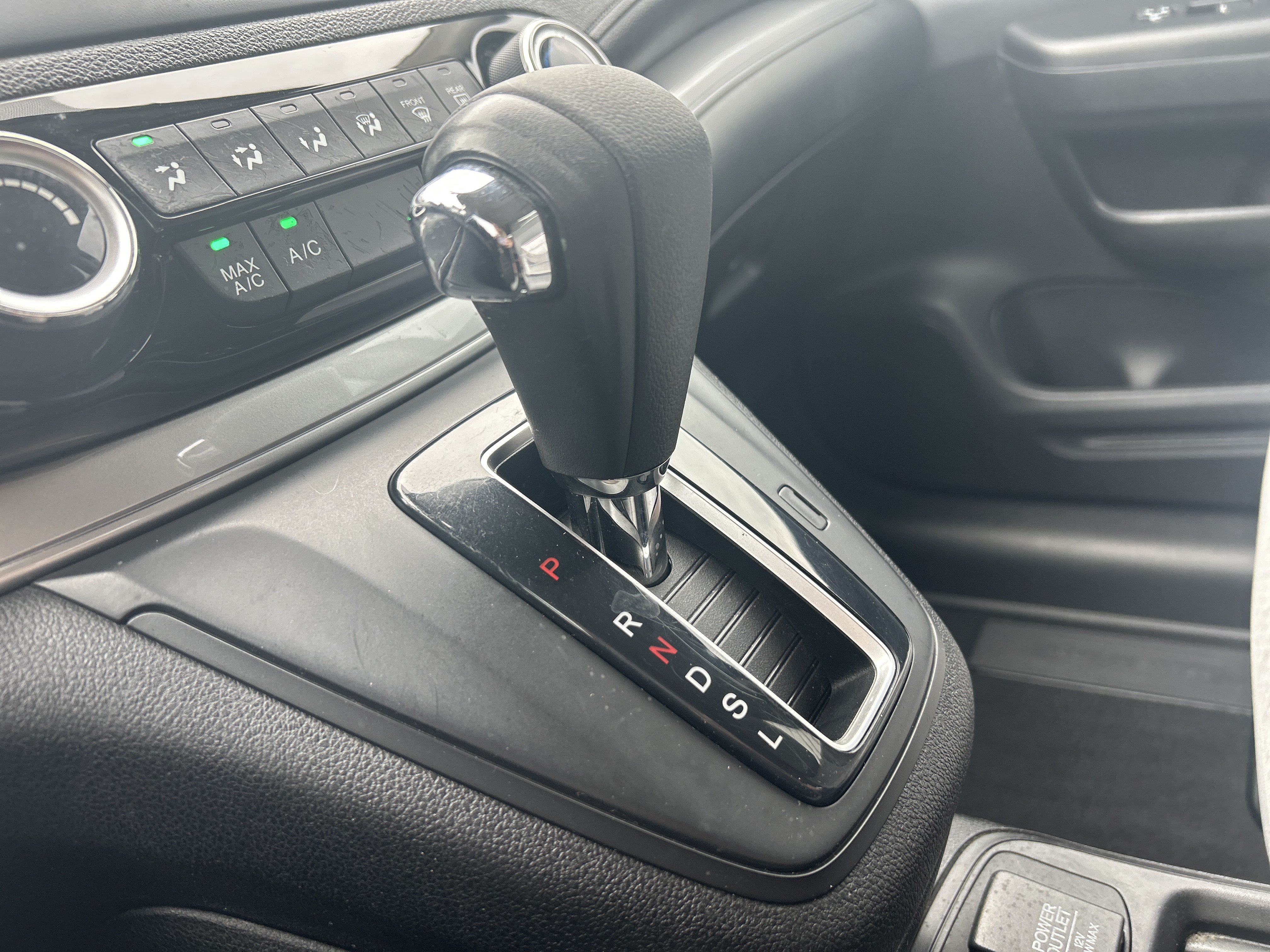 Used 2015 Honda CR-V LX image 18