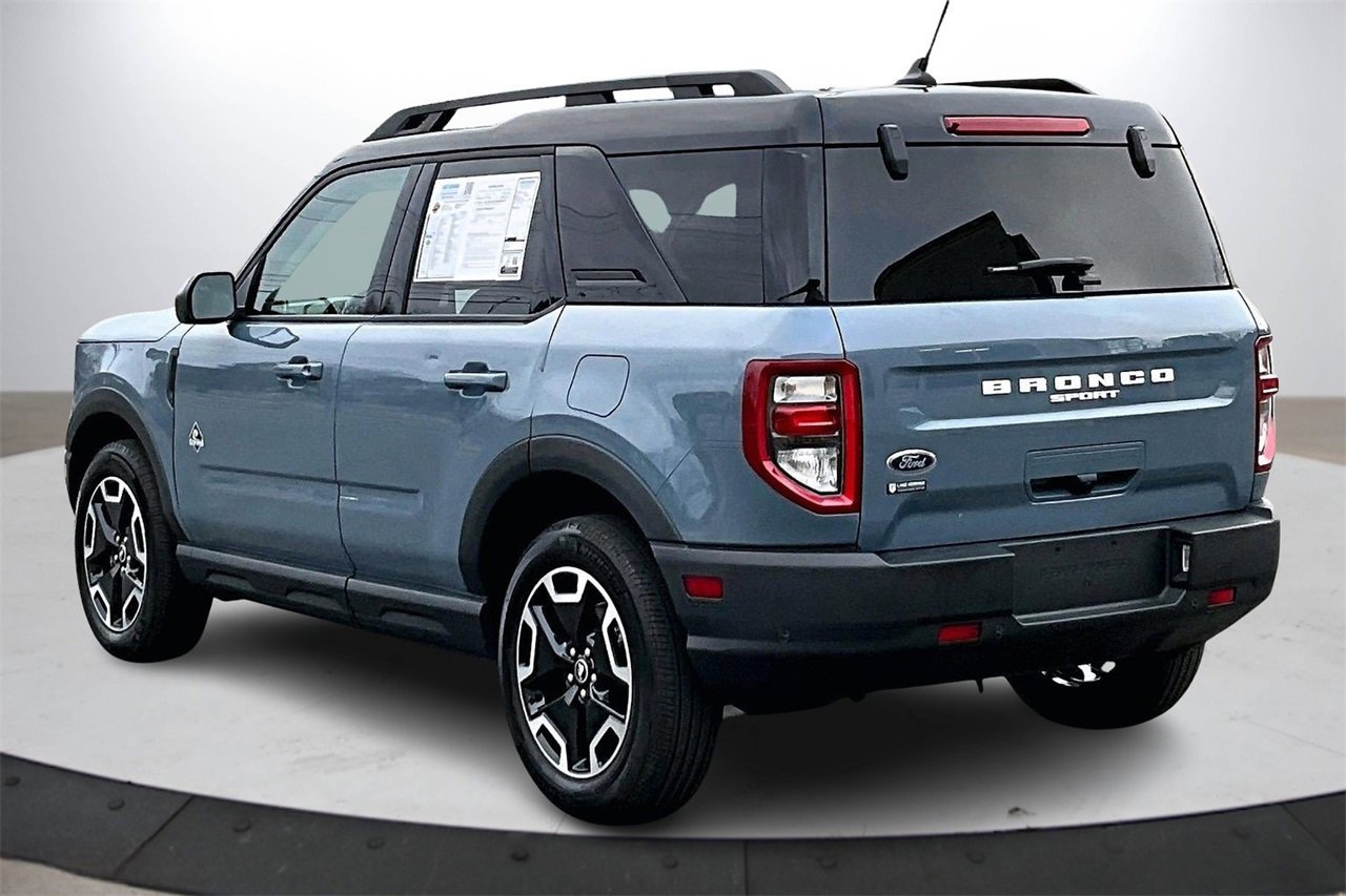 Used 2024 Ford Bronco Sport Outer Banks image 7