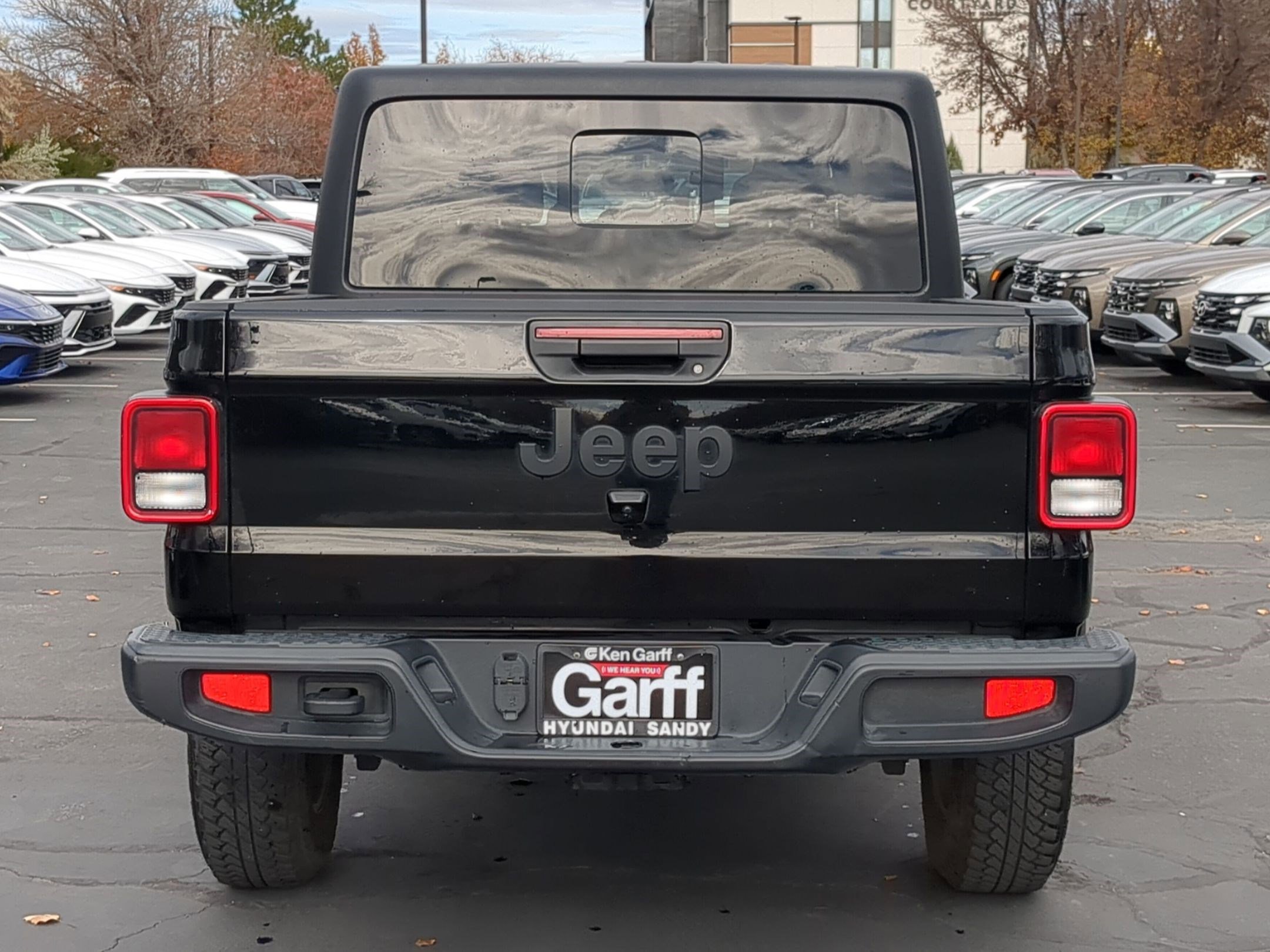 Used 2023 Jeep Gladiator Sport image 5