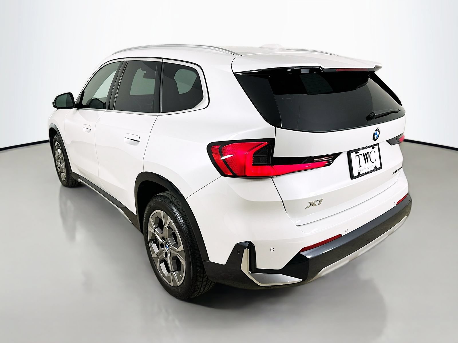 Used 2025 BMW X1 xDrive28i AWD/4WD image 7